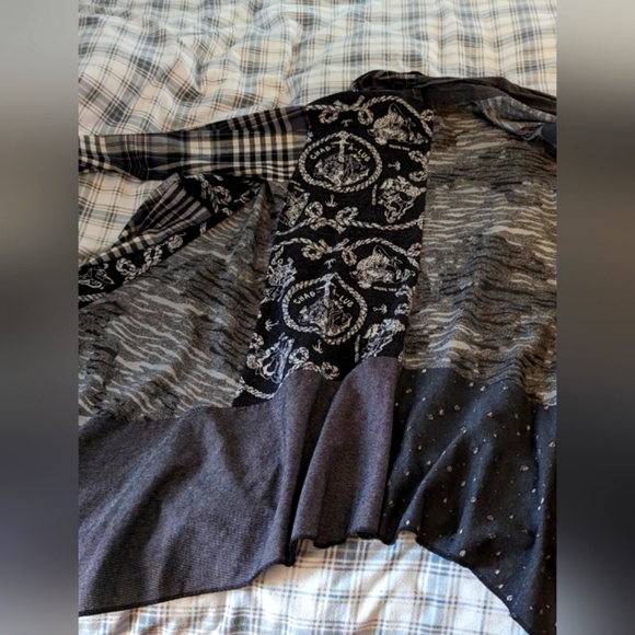 One of a Kind Art to Wear Duster- Vivien Shyu- M/L - Picture 8 of 8